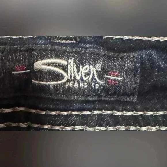 Silvers Suki Mid Rise Slim Bootcut Jeans - Picture 6 of 8